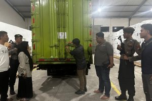 Polisi Kawal Ketat Kedatangan Surat Suara Pilkada Serentak 2024 di Jember