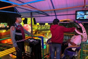 Berharap Sitkamtibmas Jelang Pilkada Kota Batu T.A. 2024 Aman Kondusif, Anggota Pam Obvit Satsamapta Polres Batu Laksanakan Patroli Dialogis Ke Tempat Wisata