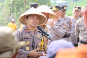 Polres Batu dan Dinas Pertanian Kota Batu Aktifkan Lahan Tidur di Desa Oro-Oro Ombo untuk Dukung Ketahanan Pangan Kota Batu