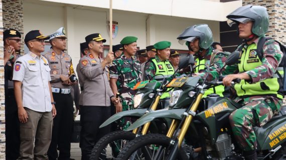 Kapolres Batu Pimpin Apel Gabungan dan Patroli Skala Besar Jelang Pilkada Serentak 2024