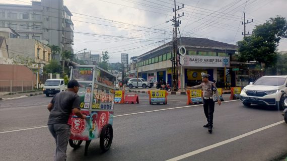 Ops Keselamatan Semeru 2025, Satlantas Polres Batu Utamakan Poros Pagi Di Simpul Rawan Laka