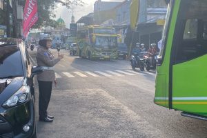 “Satlantas Polres Batu Jamin Keamanan dan Kelancaran Lalu Lintas Dengan Giat Poros Pagi”