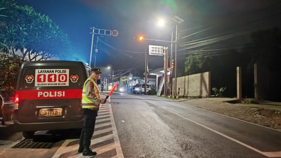 “Pastikan Aman dan Kondusif, Polres Batu Intensifkan Giat Blue Light Patrol”