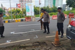 Tanggap Kerusakan Jalan : Polsek Junrejo dan Bina Marga Provinsi Jatim Bersinergi Tinjau dan Perbaiki Penurunan Jalan Ir. Soekarno