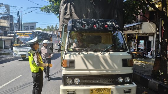 Lagi, Satlantas Polres Batu Tindak Tegas Truk ODOL
