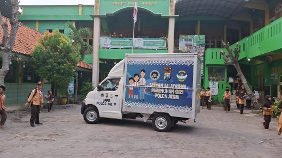 Polda Jatim Konsisten Penuhi Gizi Pelajar, Program MBG Masuki Hari Keempat