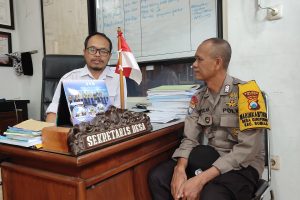 Bhabinkamtibmas Optimalkan Sambang Rutin untuk Edukasi Harkamtibmas & Layanan Darurat