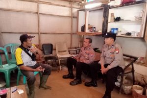 Jaga Harkamtibmas, Polsek Pujon Gelar Patroli dan Sosialisasi 110 di Desa Pandesari