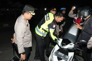 Polres Nganjuk Gelar Patroli SREG dan Penyekatan di Perbatasan Suroan Berjalan Kondusif