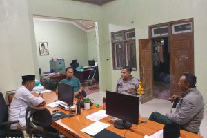 Anggota Polsek Ngantang Laksanakan Patroli Dialogis, Sampaikan Himbauan Kamtibmas dan Sosialisasi Layanan 110