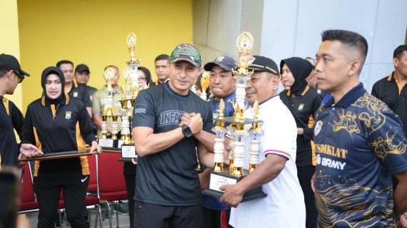 Perkuat Sinergi dan Kebersamaan Polres Gresik Gelar Olahraga Bersama di Hari Bhayangkara ke -79