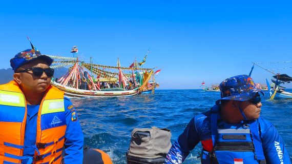 Polres Situbondo Terjunkan Personel Amankan Tradisi Petik Laut dan Selamatan Desa Kilensari