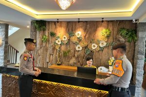 Unit PAM Obvit Polres Batu Laksanakan Patroli, Pantau Jumlah Wisatawan dan Cegah Kriminalitas