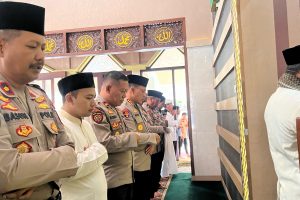 Polresta Banyuwangi Gelar Sholat Ghaib untuk Korban KMP Tunu Pratama Jaya