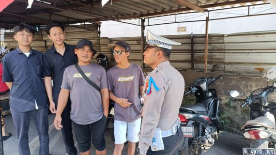 Satlantas Polres Batu Laksanakan Binluh untuk Pengemudi Ojek dalam Ops Patuh Semeru 2025