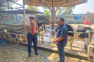 Jaga Kondusifitas, Unit Pam Obvit Polres Batu Lakukan Patroli