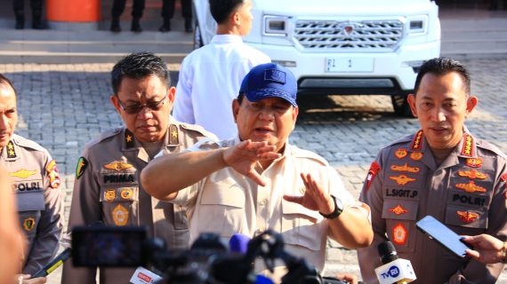 Prabowo: Polisi Terluka Saat Ricuh Akan Dapat Kenaikan Pangkat Luar Biasa