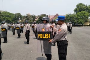 Cetak Polisi Humanis, 247 Siswa Diktukba SPN Polda Jatim Dibekali Teknik Dalmas