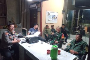 Bhabinkamtibmas Bersama Babinsa Lakukan Patroli Dialogis Cipta Kondisi Aman Tertib