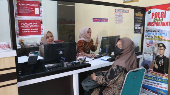 Polres Pacitan Perpanjang Jam Pelayanan SKCK Petugas Lembur Hingga Pukul 01.00 Dini Hari