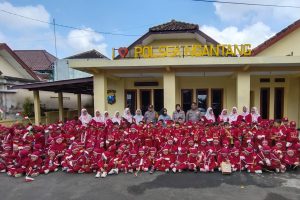 Polsek Ngantang Terima Kunjungan Siswa RA. Sunan Ampel, Kenalkan Tugas Polri dan Cinta Tanah Air