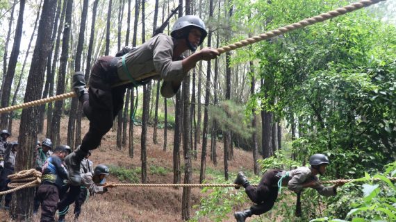 Hari Kedua Outbound Siswa Diktukba SPN Polda Jatim Asah Keterampilan Taktik Hingga Bersosial Empati