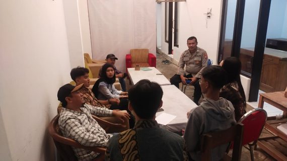 Bhabinkamtibmas Perkuat Sinergi dengan Masyarakat Melalui Patroli Dialogis