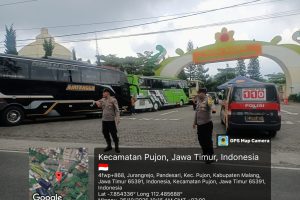 Antisipasi Keramaian Wisata, Personel Polsek Pujon Amankan dan Atur Lalin di Lokasi Wisata
