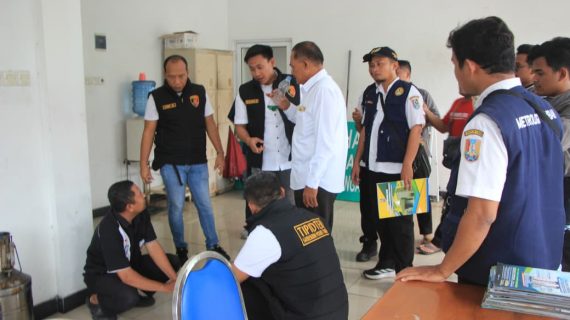 Polres Tuban Bersama Diskopumdag Cek SPBU Respon Keluhan Masyarakat terkait BBM