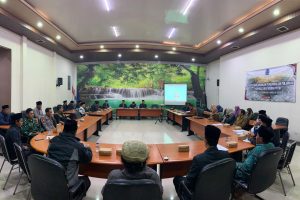 “Bhabinkamtibmas Desa Junrejo Hadiri MUSDESSUS, Dukung Program Koperasi Merah-Putih Desa Junrejo”