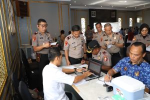 Polresta Malang Kota dan Serdik Sespimma Gelar Donor Darah di Hari Kesehatan Nasional 2025