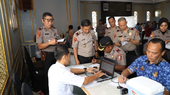 Polresta Malang Kota dan Serdik Sespimma Gelar Donor Darah di Hari Kesehatan Nasional 2025
