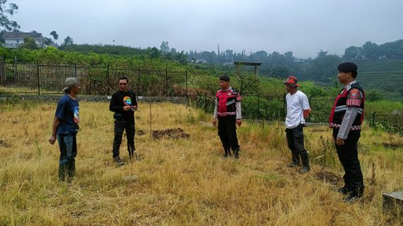 Sat Samapta Polres Batu Gelar Patroli Dialogis, Jaga Kenyamanan Wisata Petik Apel dari Parkir Liar dan Pungli