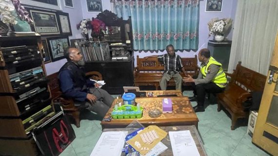 Polsek Ngantang Gelar Patroli Dialogis, Tegaskan Pentingnya Siskamling dan Siaga Bencana