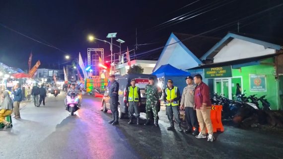Polsek Ngantang Amankan Pagelaran Seni Tayub Bersih Desa Ngantru ke-252 Bersama Linmas