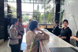 Antisipasi Gangguan Keamanan Nataru, Personel Pam Obvit Patroli Dialogis dan Ingatkan Layanan 110