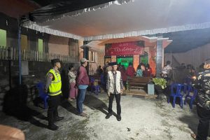 Personel Polsek Ngantang Amankan Ibadah Natal 2025