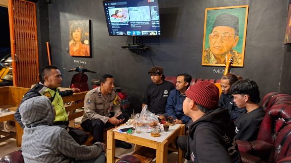 Tingkatkan Sinergi dengan Warga Melalui Patroli Dialogis dan Sosialisasi Bahaya Narkoba
