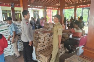 Kawal Penyaluran Bansos, 560 Keluarga Penerima Manfaat Terima Bantuan