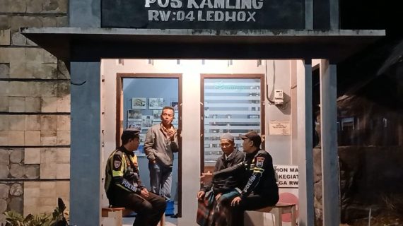 Sambang Pos Kamling, Bhabinkamtibams Apresiasi Semangat Warga dan Dengarkan Aspirasi