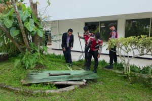 Sat Samapta Polres Batu Sterilisasi Gereja YPPII, Antisipasi Gangguan Keamanan