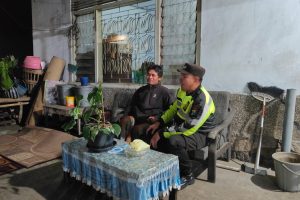 Anggota Pos Pam Pandanrejo Laksanakan Pengamanan Ibadah Natal di Gereja KPB MDC Kota Batu