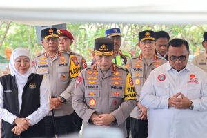 Kapolri Salurkan 1000 paket Sembako Untuk Warga di Nganjuk