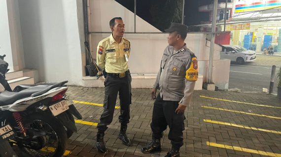 Polsek Ngantang dan Satpam BRI Unit Ngantang Perkuat Sinergi Patroli Dialogis untuk Keamanan