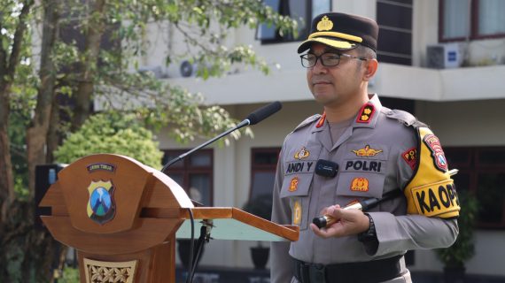 Upacara Kenaikan Pangkat Polres Batu, Kapolres Ingatkan Tanggung Jawab dan Pentingnya Kaderisasi