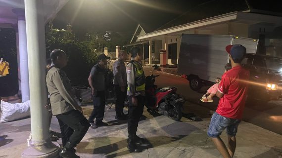 Polsek Ngantang Gelar Patroli Dialogis dengan Petani Sayur