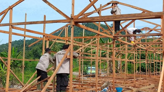 Capai 47 Unit, Pembangunan Huntara Sat Brimob Polda Sumbar Terus Berjalan di Pauh