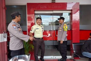 Polsek Pujon Pererat Sinergi dengan Security Bank Jatim, Gelar Patroli Dialogis Antisipasi Gangguan Keamanan