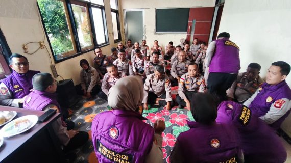 Rumah Terendam, Tugas Tetap Jalan: Trauma Healing Mabes Polri Hadir untuk Personel Polres Aceh Tamiang
