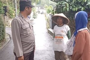 Perkuat Kemitraan dan Kerukunan Warga, Bhabinkamtibmas Songgokerto Laksanakan Sambang DDS